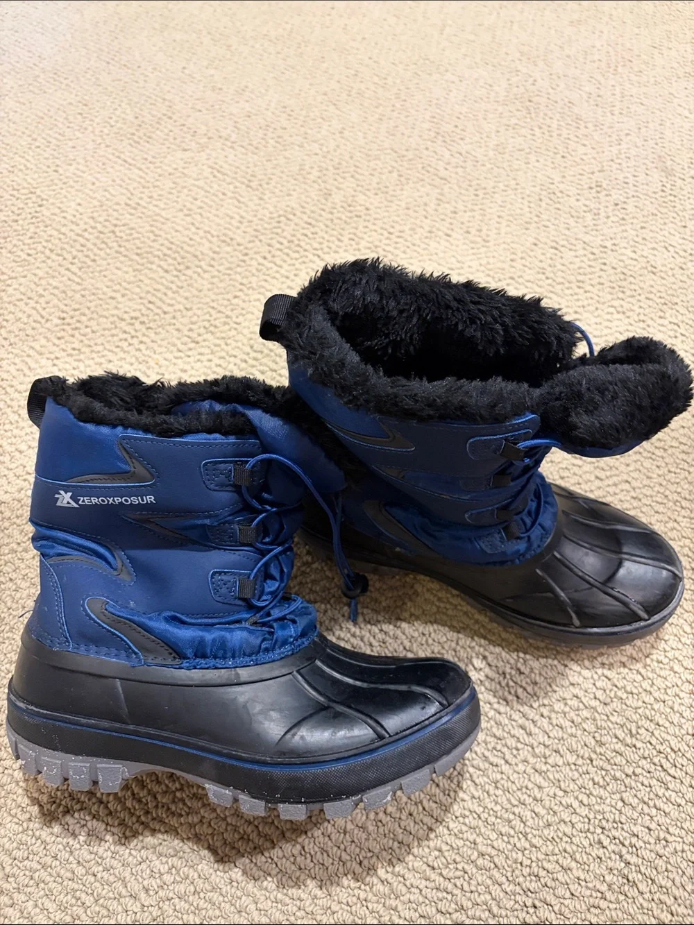 ZeroXposur Kids' Navy Blue and Black Insulated Snow Boots
